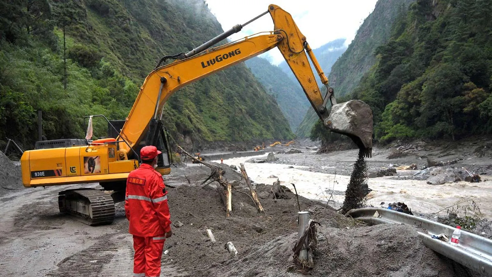 Five killed, 558 missing in flash floods in Tibet's Gyirong: China